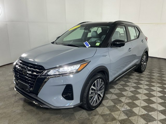Used 2023 Nissan Kicks SR w/ SR Premium Package FWD image 4