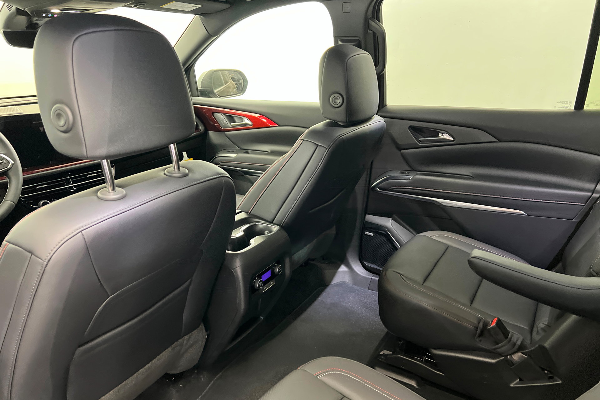 New 2026 Chevrolet Traverse Z71 w/ Enhanced Driving Package AWD/4WD image 20