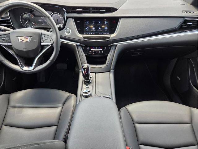 Certified 2025 Cadillac XT6 Luxury FWD image 20