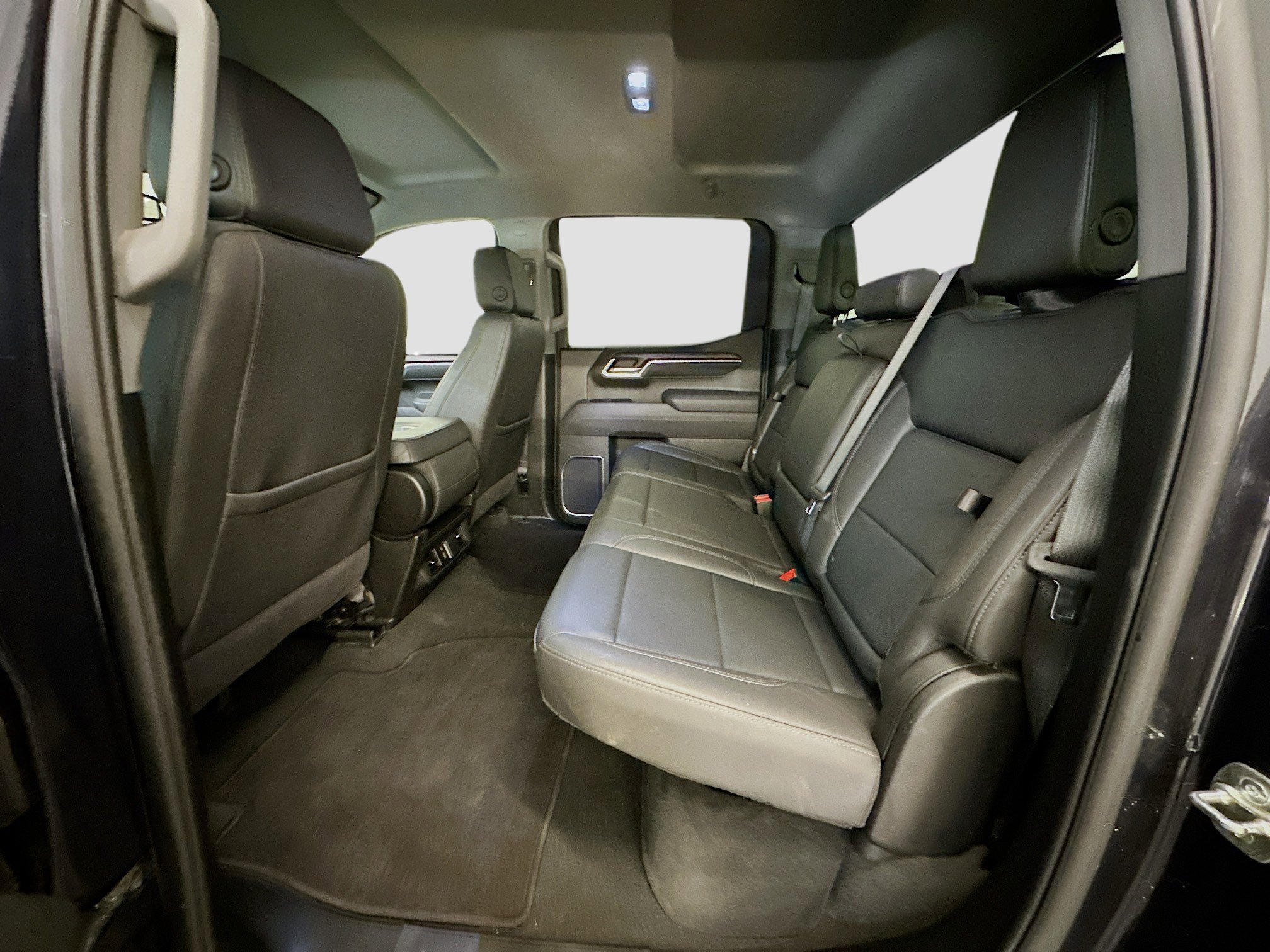 Used 2025 GMC Sierra 1500 SLT image 29