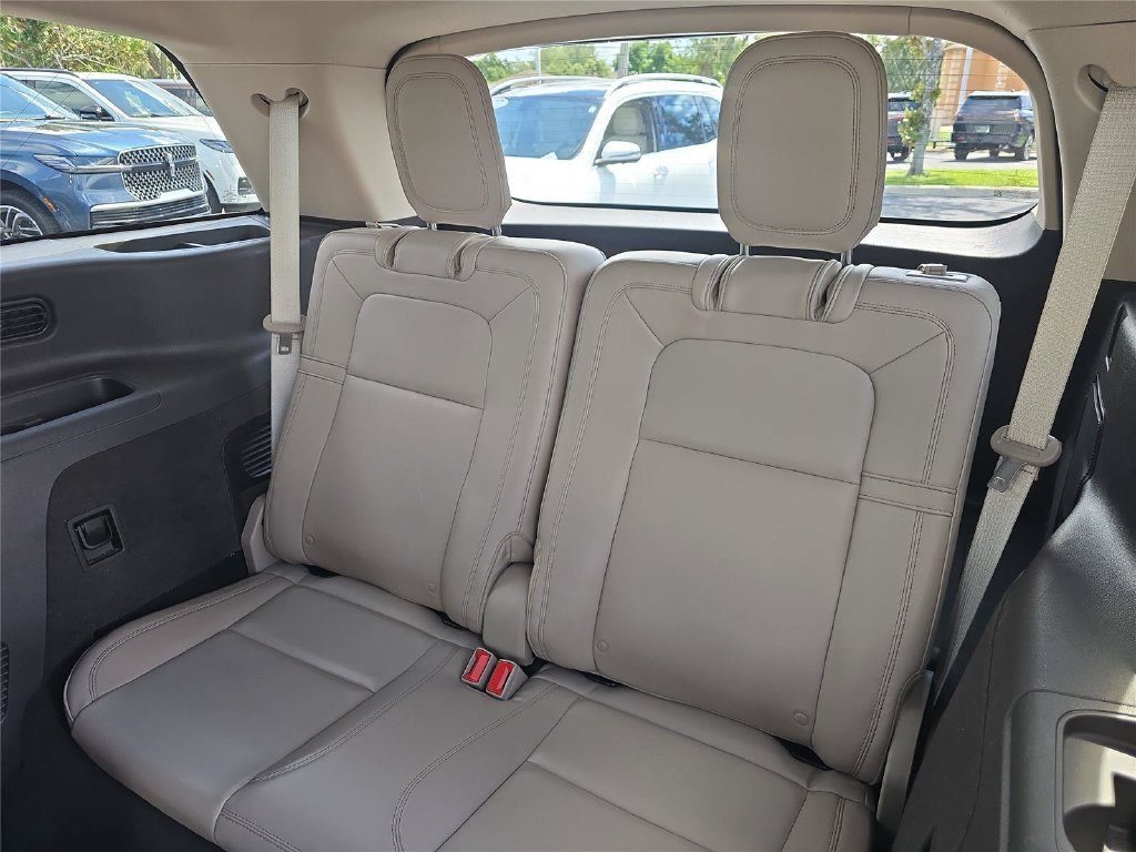 Certified 2022 Lincoln Aviator Reserve w/ Equipment Group 201A RWD image 13