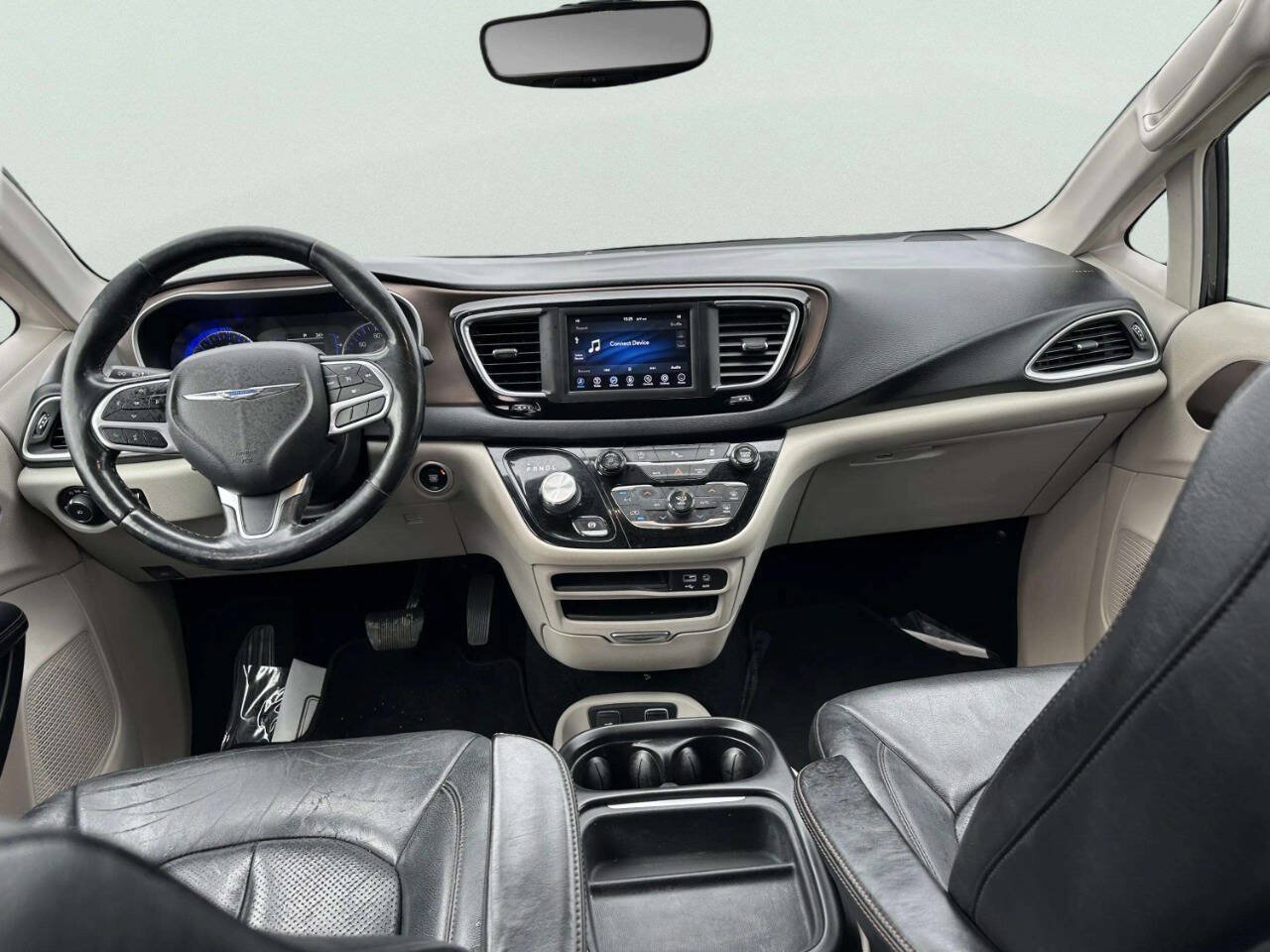 Used 2019 Chrysler Pacifica Touring-L FWD image 35