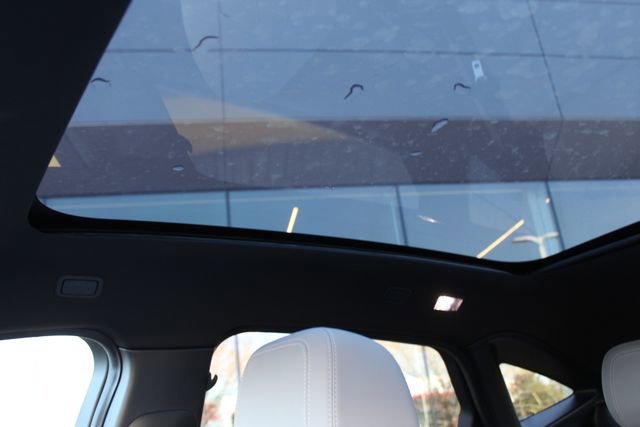 Used 2024 Jaguar E-PACE R-Dynamic SE image 20