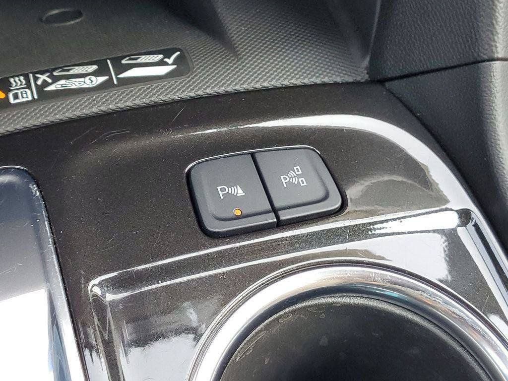 Certified 2022 Chevrolet Equinox Premier FWD image 18