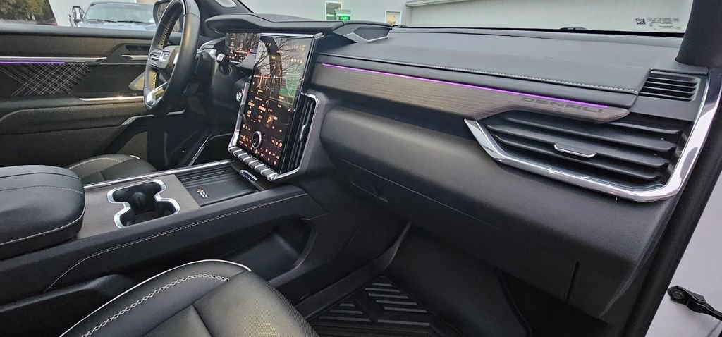 Used 2024 GMC Acadia Denali w/ Super Cruise Package image 16