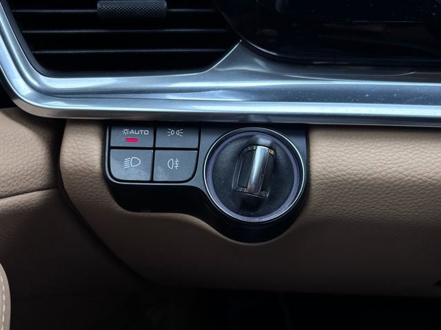 Certified 2023 Porsche Panamera Platinum Edition image 21