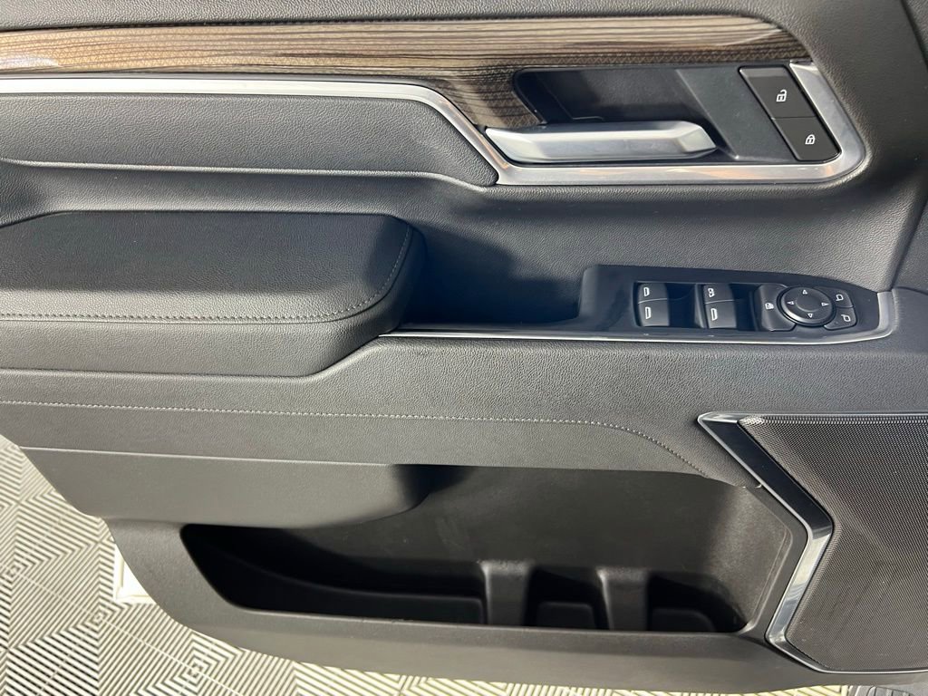 Used 2025 Chevrolet Silverado 3500 LT w/ Convenience Package image 24