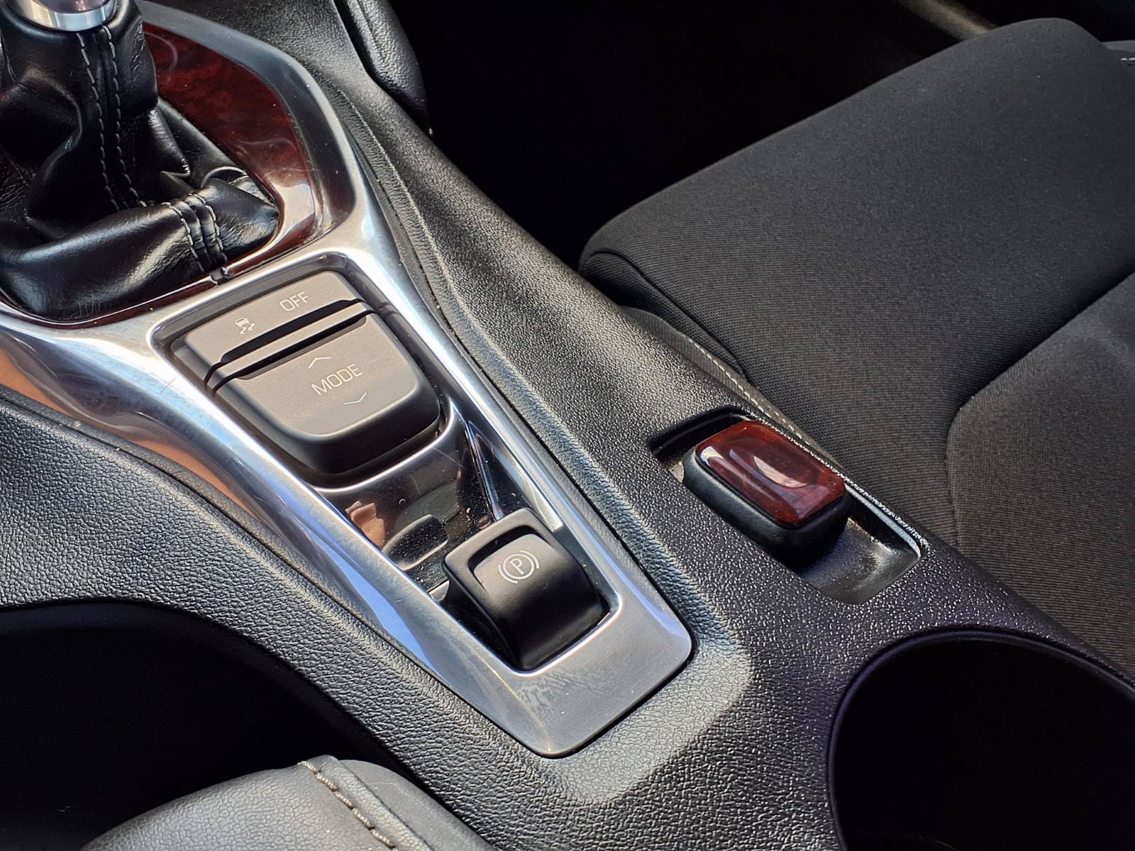 Used 2018 Chevrolet Camaro LT RWD image 23