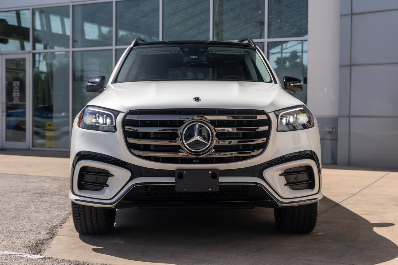 Used 2024 Mercedes-Benz GLS 580 4MATIC image 7
