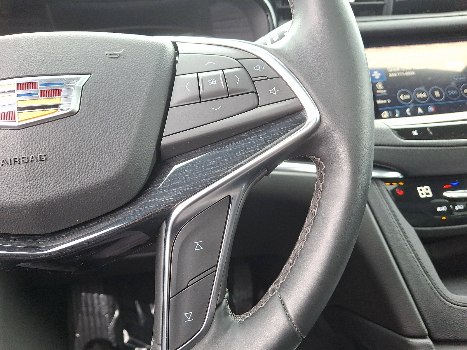 Used 2025 Cadillac XT5 Premium Luxury image 23