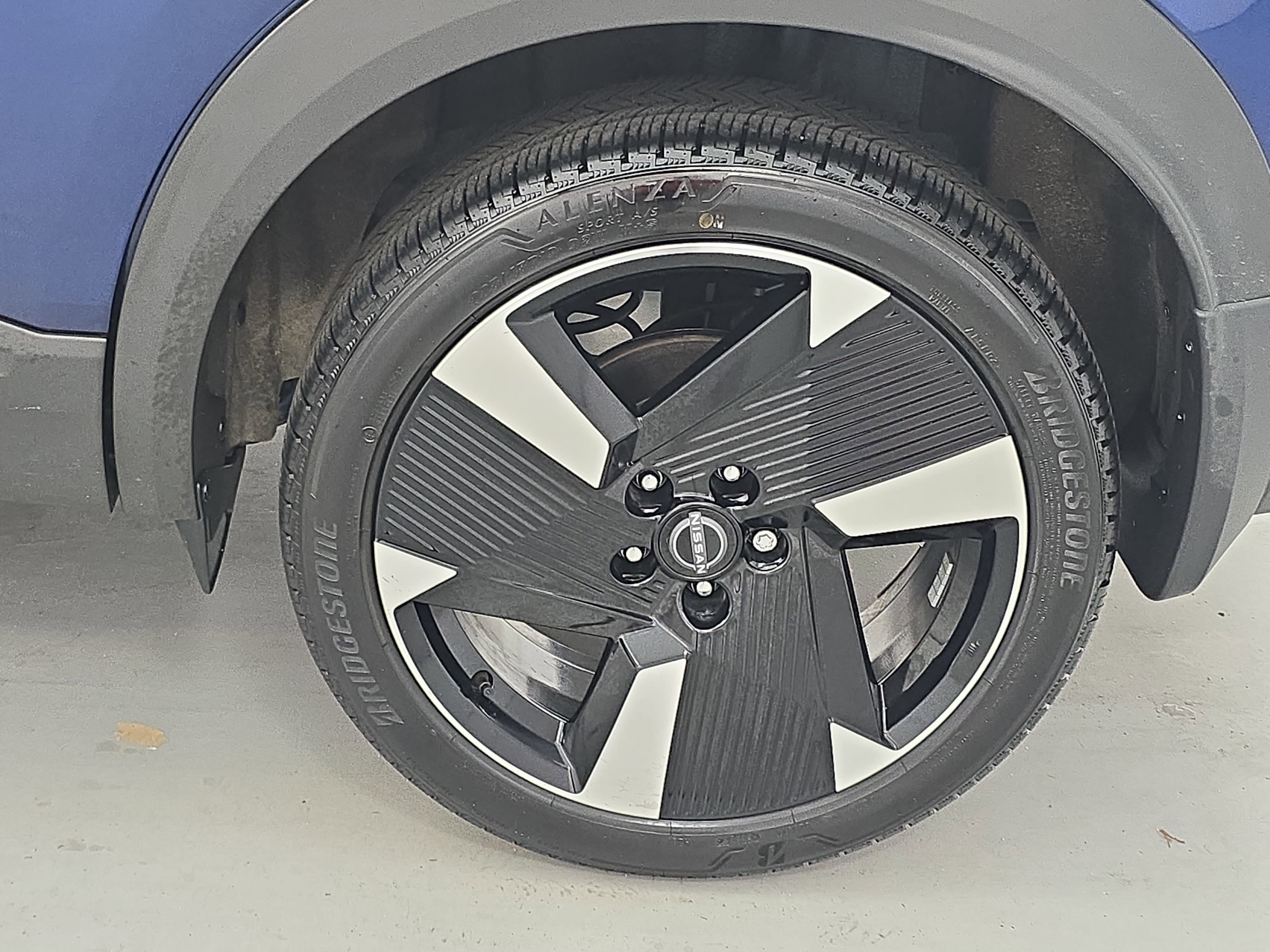 Certified 2025 Nissan Kicks SR w/ SR Premium Package FWD image 33
