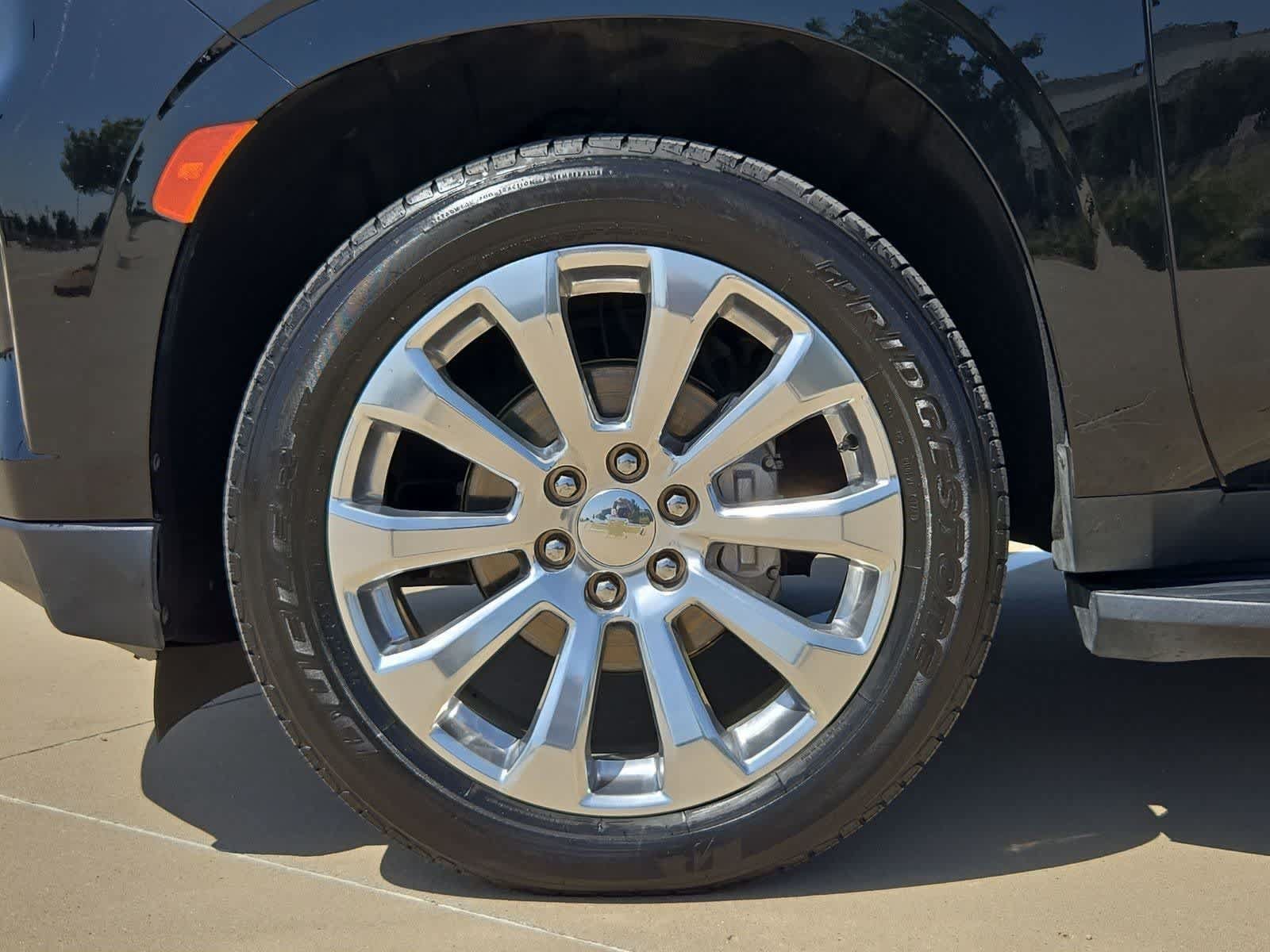 Used 2021 Chevrolet Tahoe Premier w/ Premium Package AWD/4WD image 12