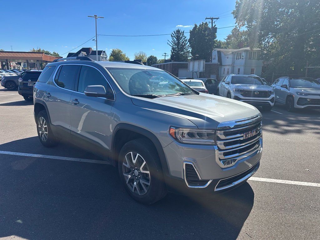 Used 2023 GMC Acadia SLE w/ Driver Convenience Package FWD image 3