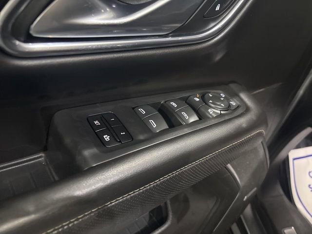 Used 2021 GMC Yukon SLT w/ SLT Premium Package image 12