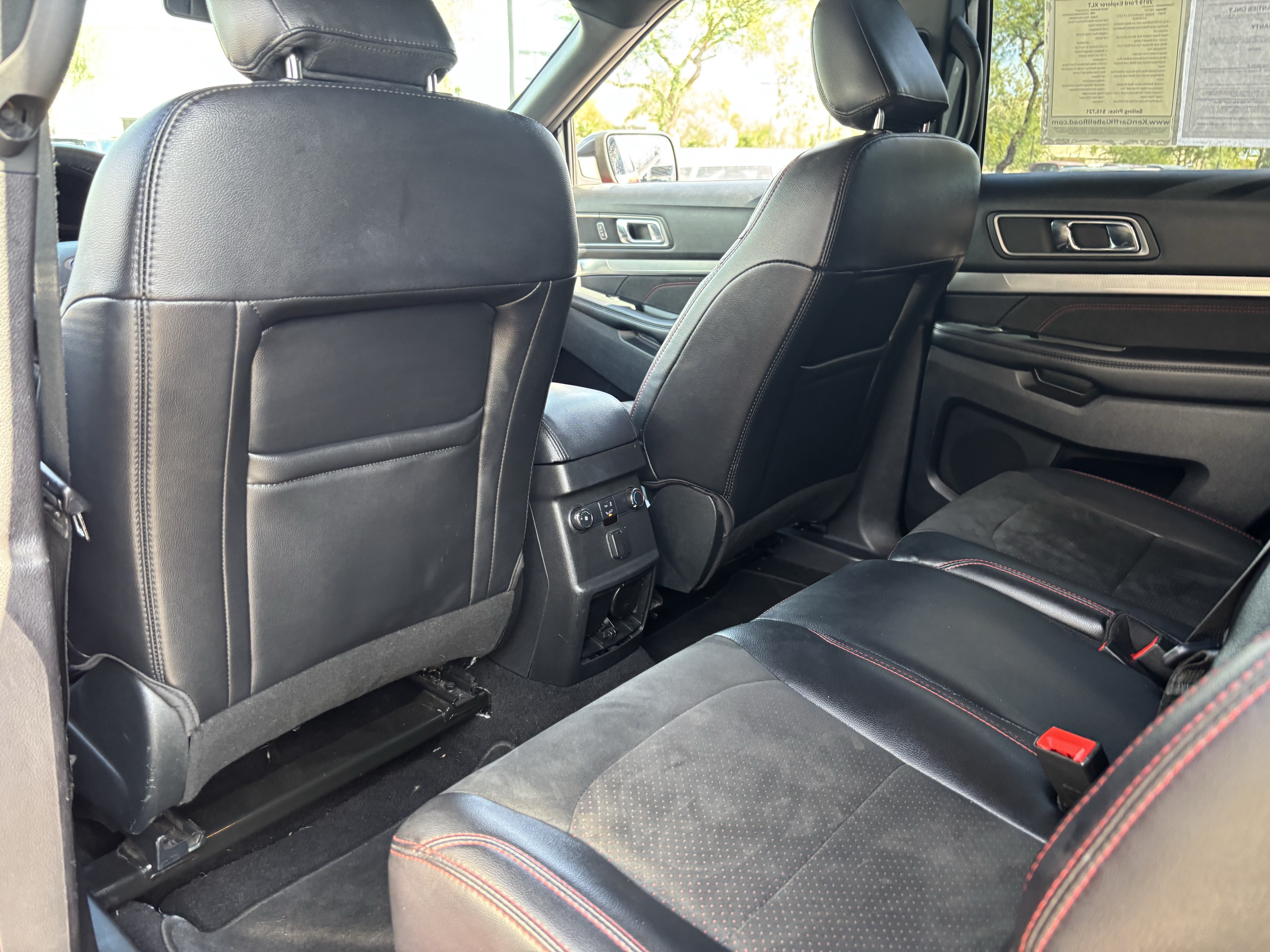Used 2019 Ford Explorer XLT w/ Equipment Group 202A FWD image 15