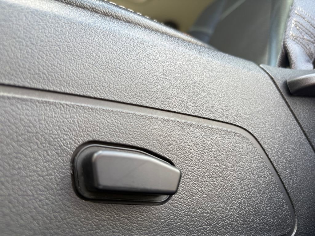 Used 2015 Jeep Compass High Altitude image 12