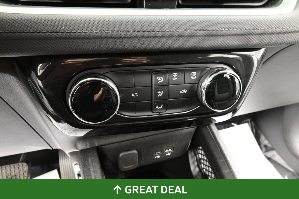 Used 2025 Chevrolet TrailBlazer LT AWD/4WD image 39