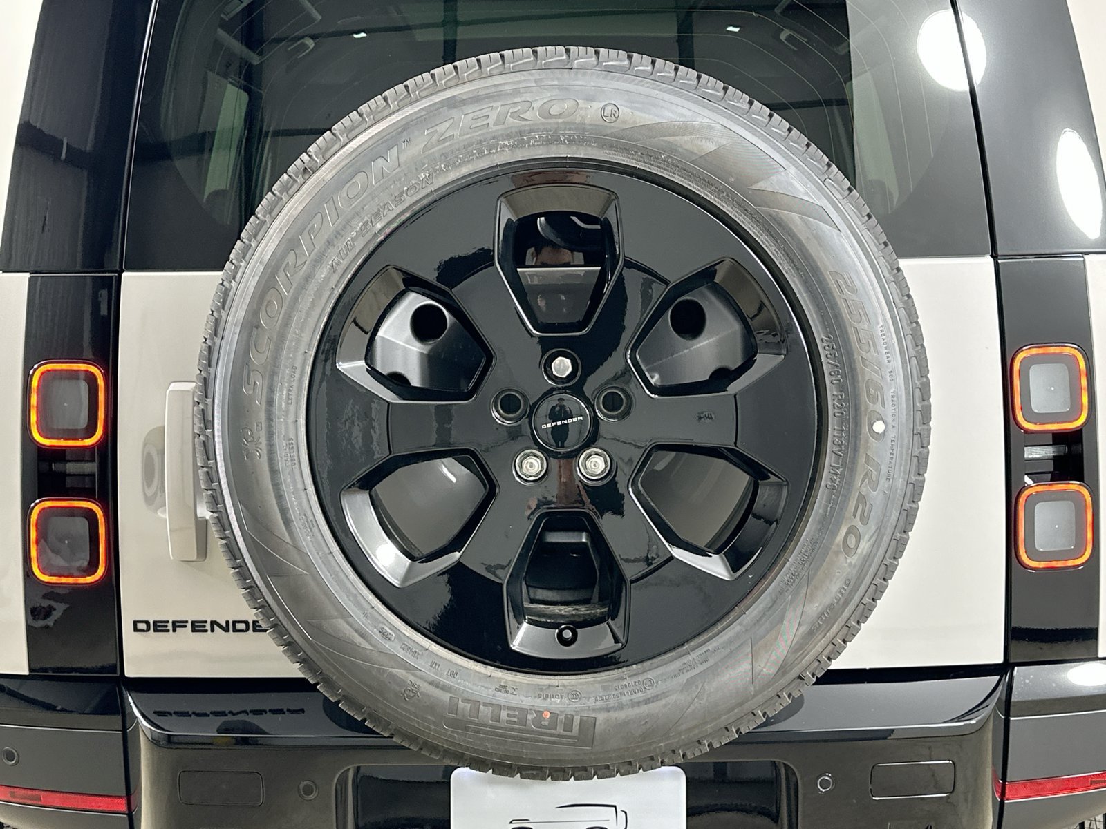 New 2026 Land Rover Defender 110 S AWD/4WD image 39