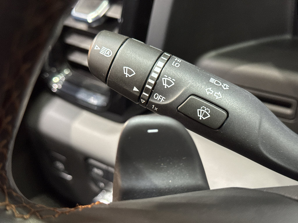 Used 2025 GMC Sierra 1500 AT4 w/ AT4 Premium Package AWD/4WD image 29