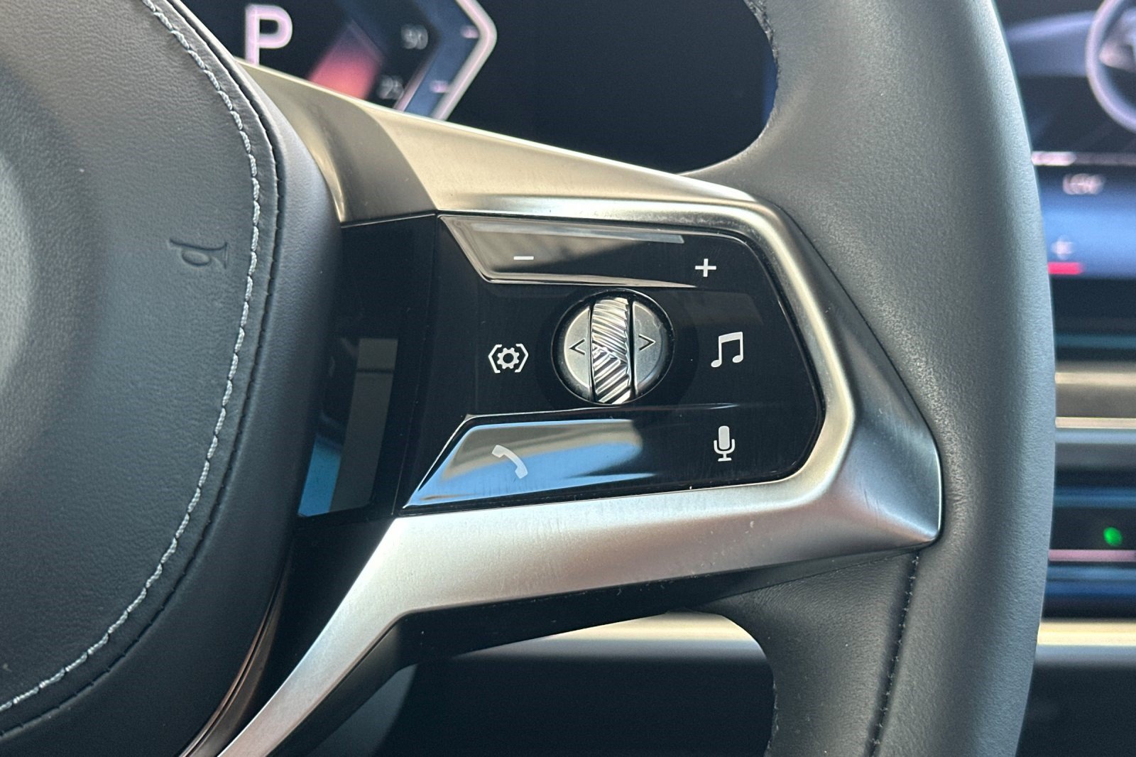 Certified 2024 BMW i7 eDrive50 RWD image 32