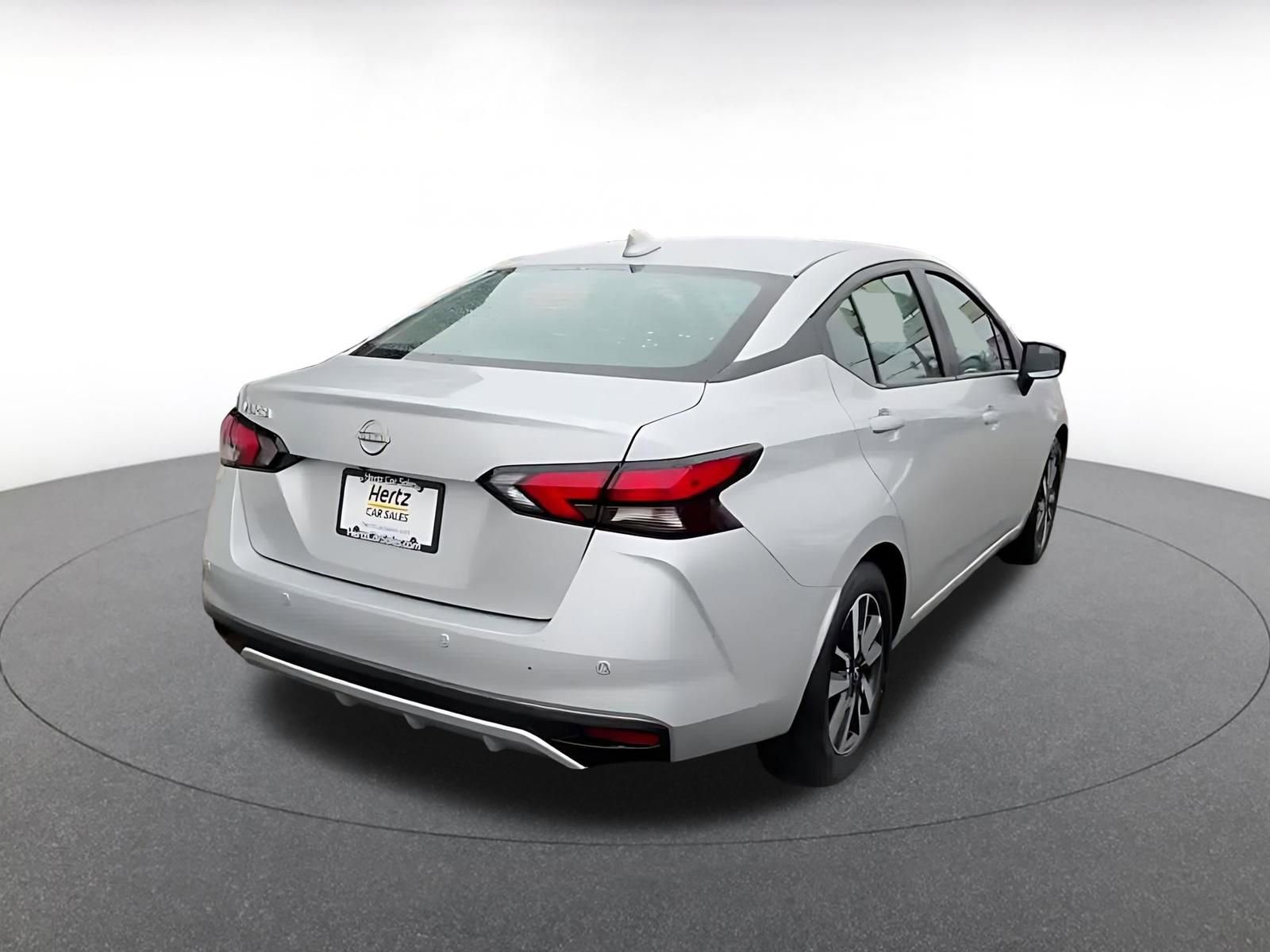 Used 2025 Nissan Versa SV image 15