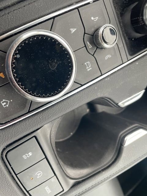 Used 2025 Cadillac XT4 Premium Luxury image 27