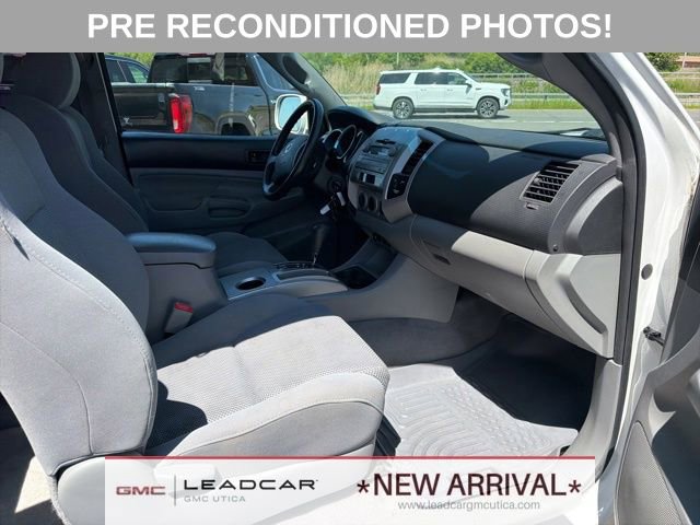 Used 2011 Toyota Tacoma 4x4 Access Cab V6 w/ TRD Sport Pkg image 10