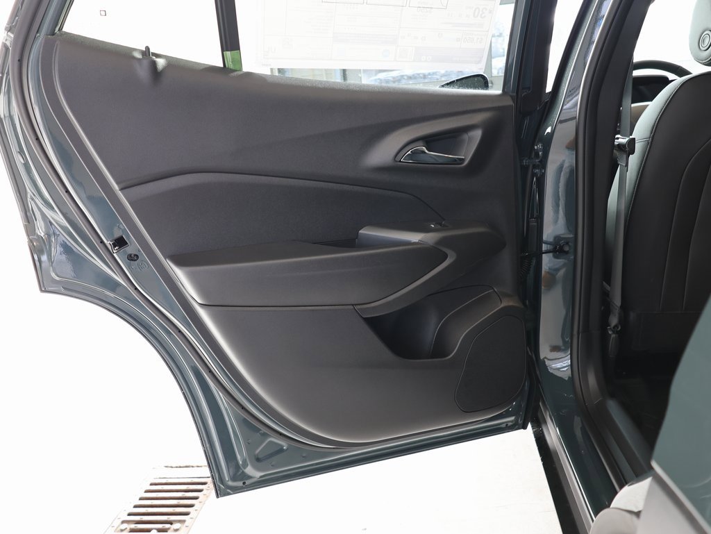 New 2026 Chevrolet Trax LT w/ LT Convenience Package image 23