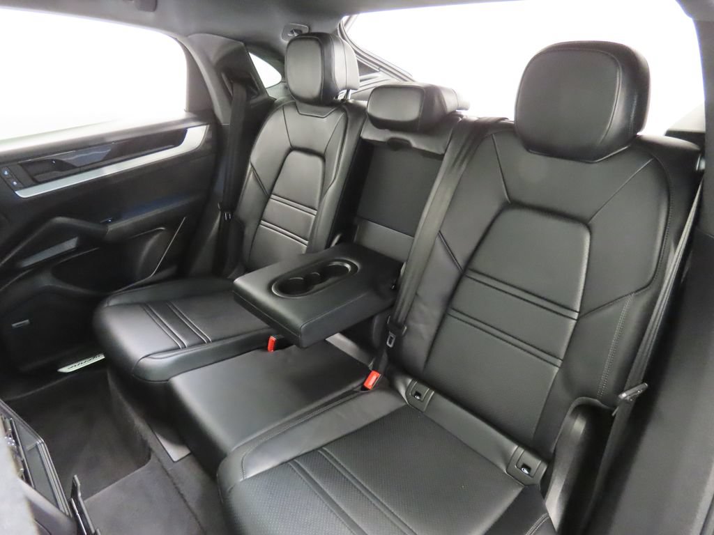 Certified 2025 Porsche Cayenne S AWD/4WD image 42