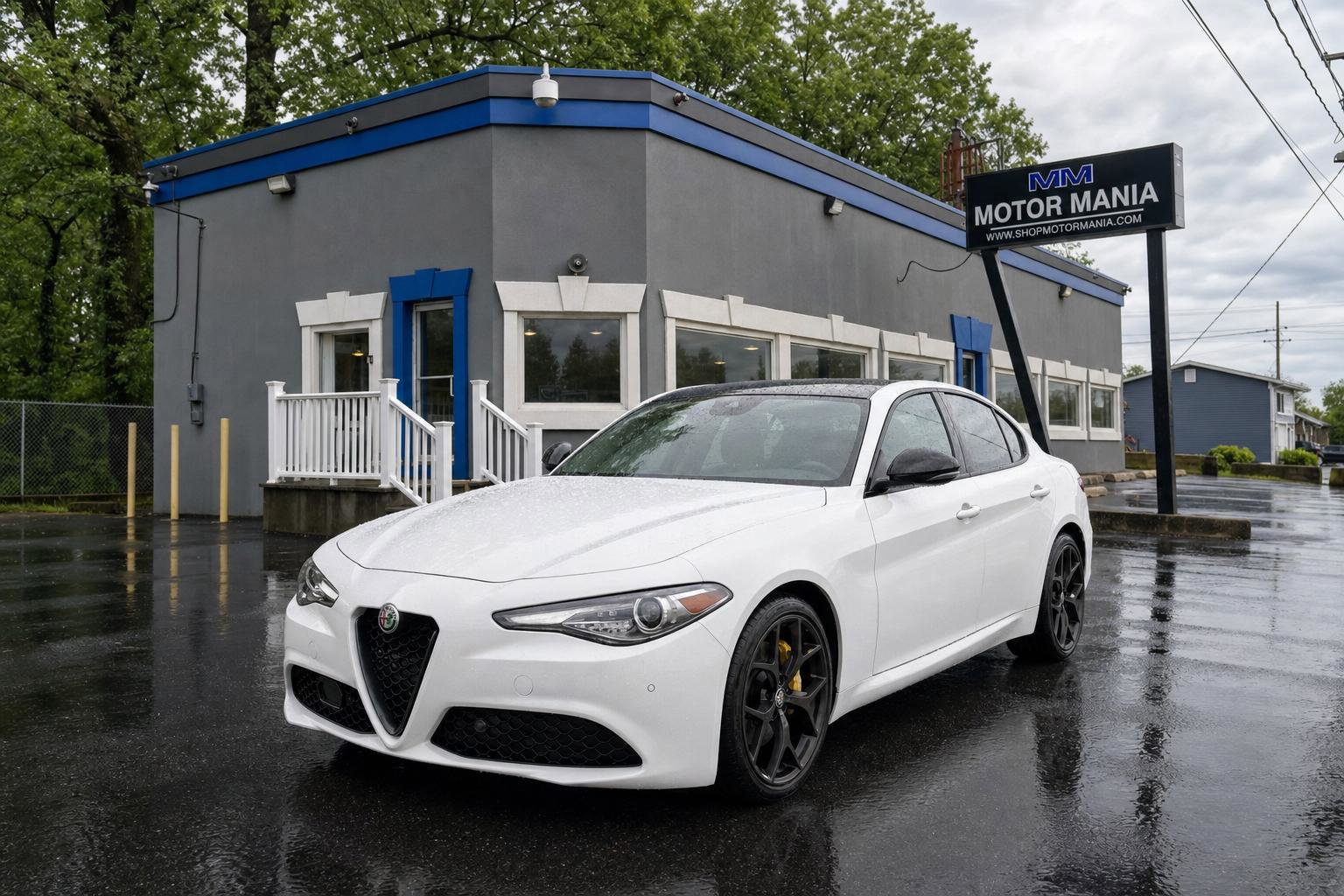 Used 2020 Alfa Romeo Giulia RWD image 2