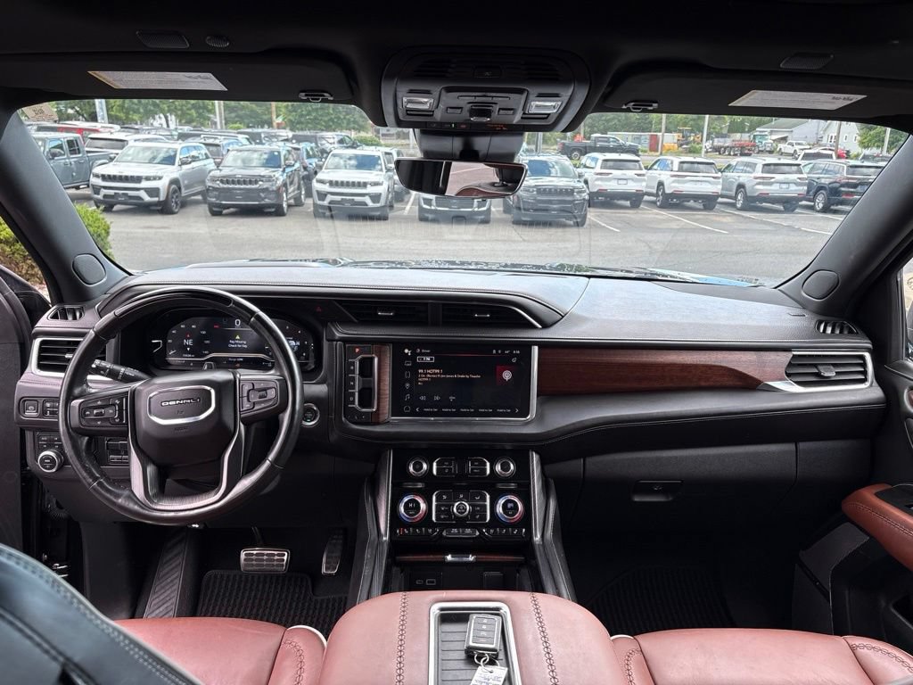 Used 2023 GMC Yukon Denali Ultimate AWD/4WD image 23