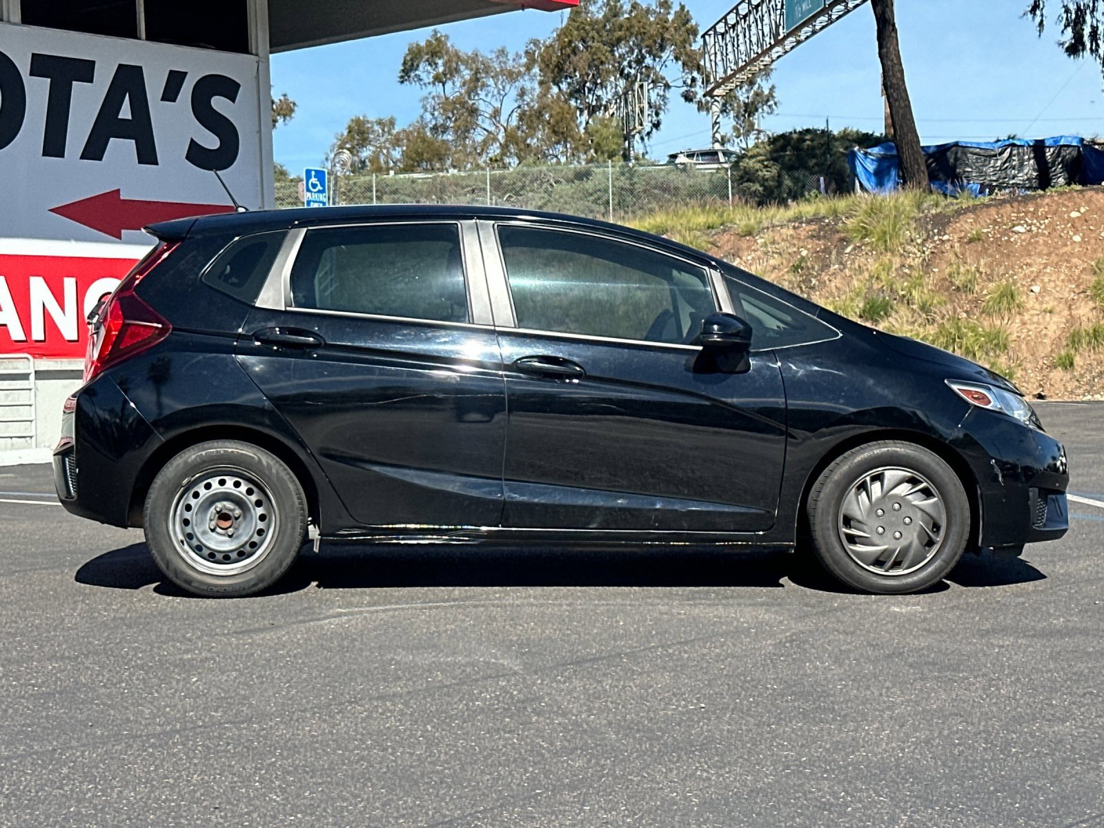 Used 2017 Honda Fit LX image 6