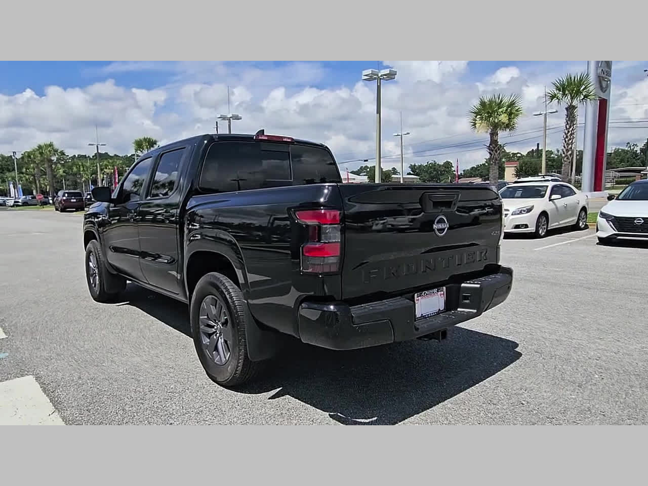 Used 2025 Nissan Frontier SV w/ SV Convenience Package AWD/4WD image 32