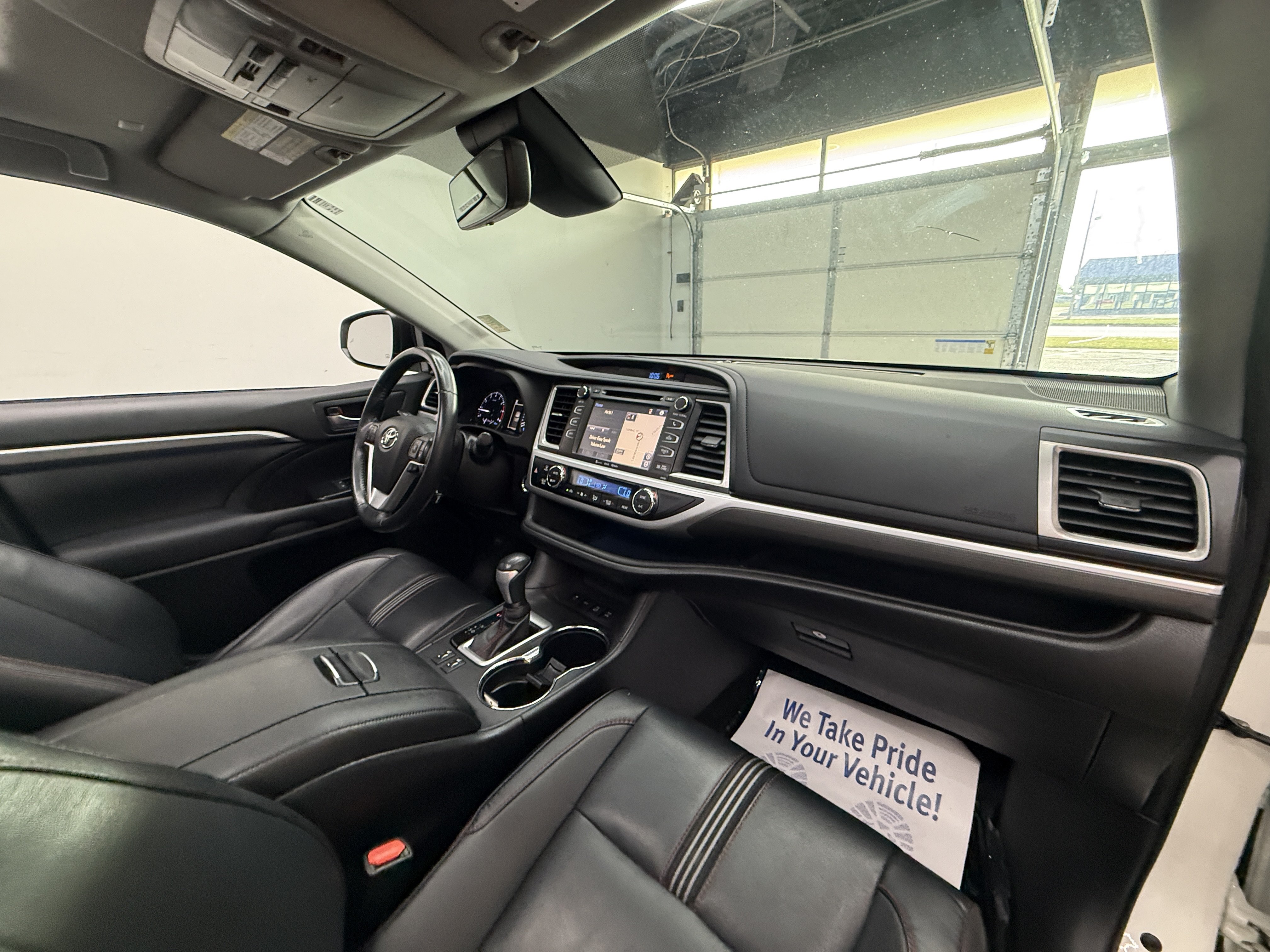 Used 2019 Toyota Highlander XLE AWD/4WD image 24
