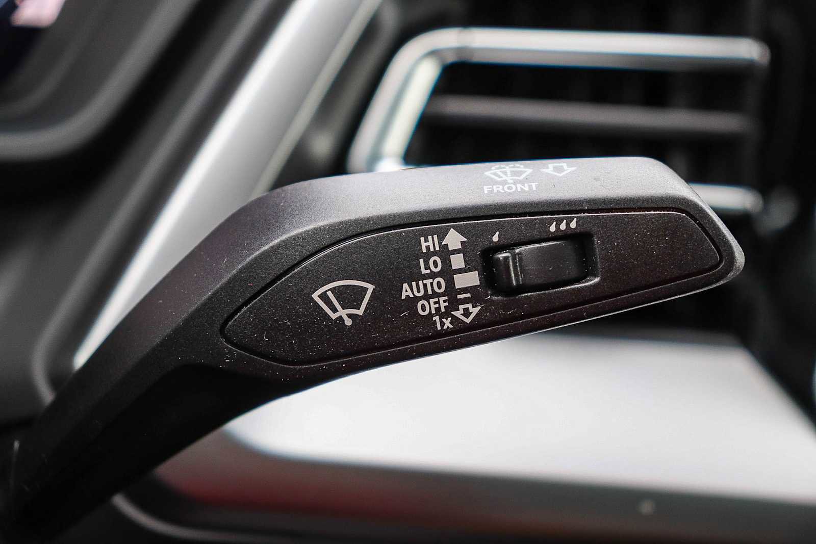 Used 2023 Audi Q4 e-tron Prestige image 31