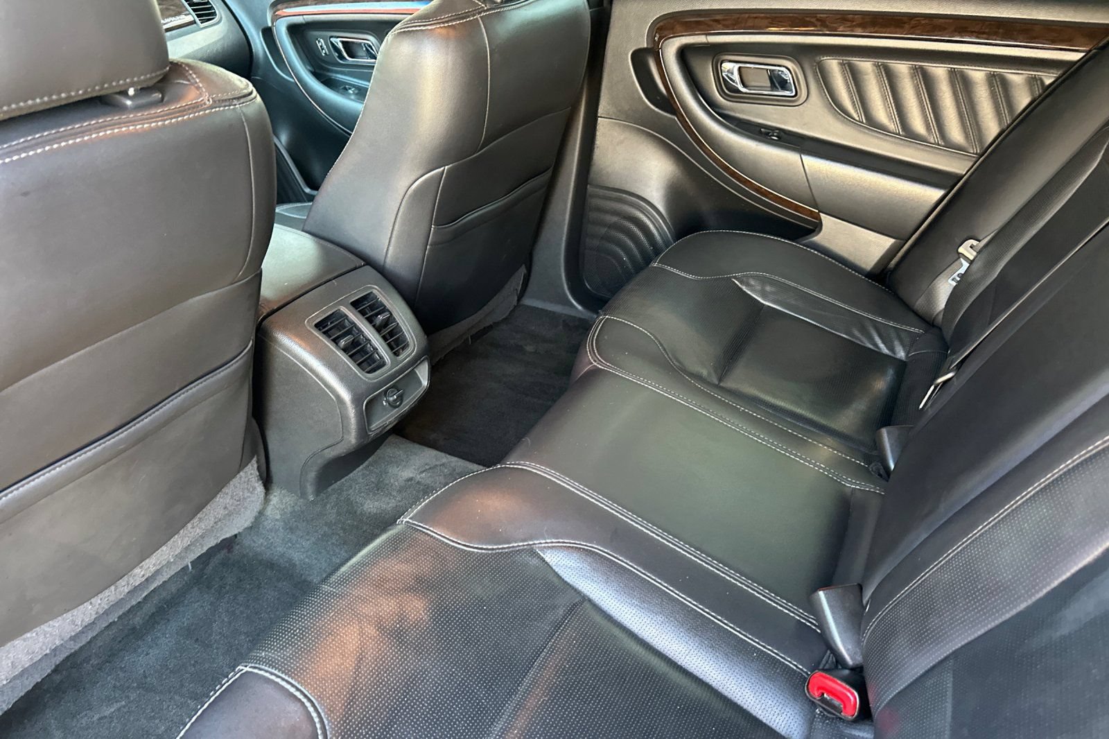 Used 2014 Ford Taurus Limited FWD image 13