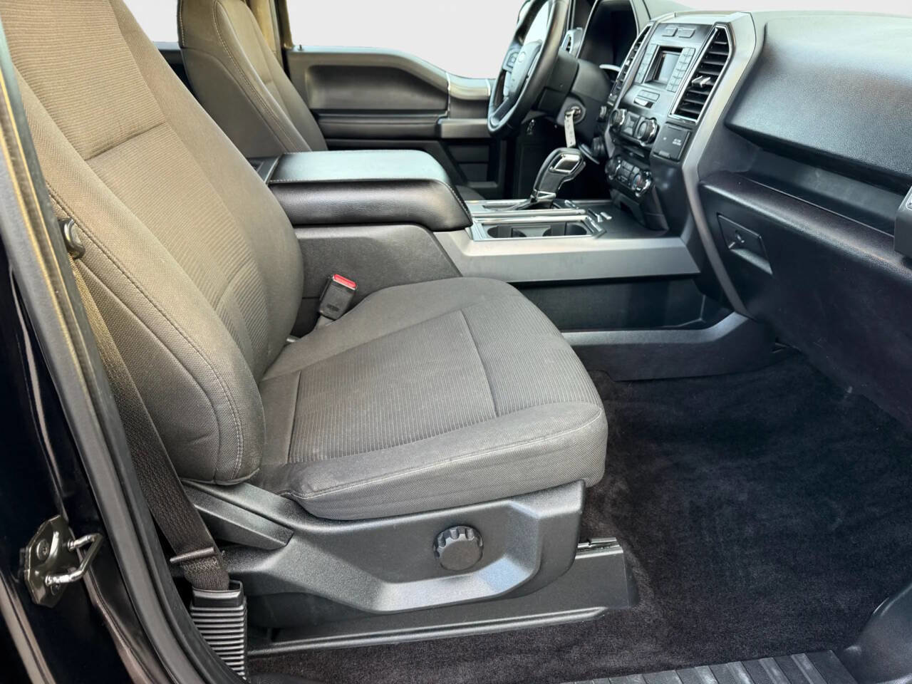 Used 2016 Ford F150 XLT w/ Equipment Group 301A Mid image 10