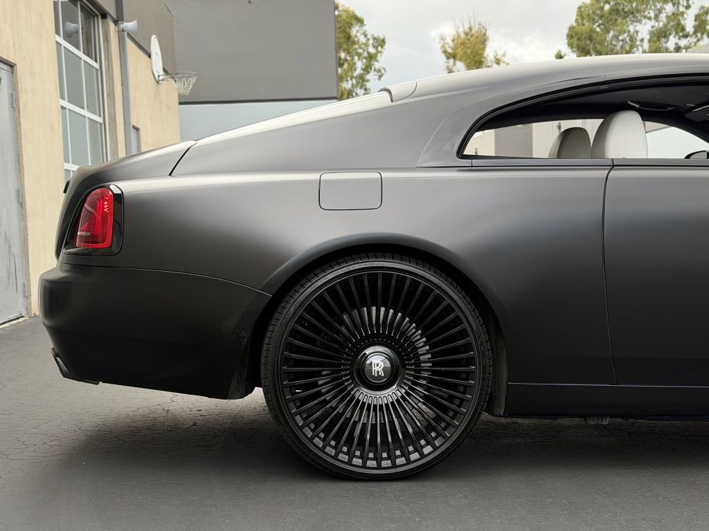 Used 2014 Rolls-Royce Wraith image 12