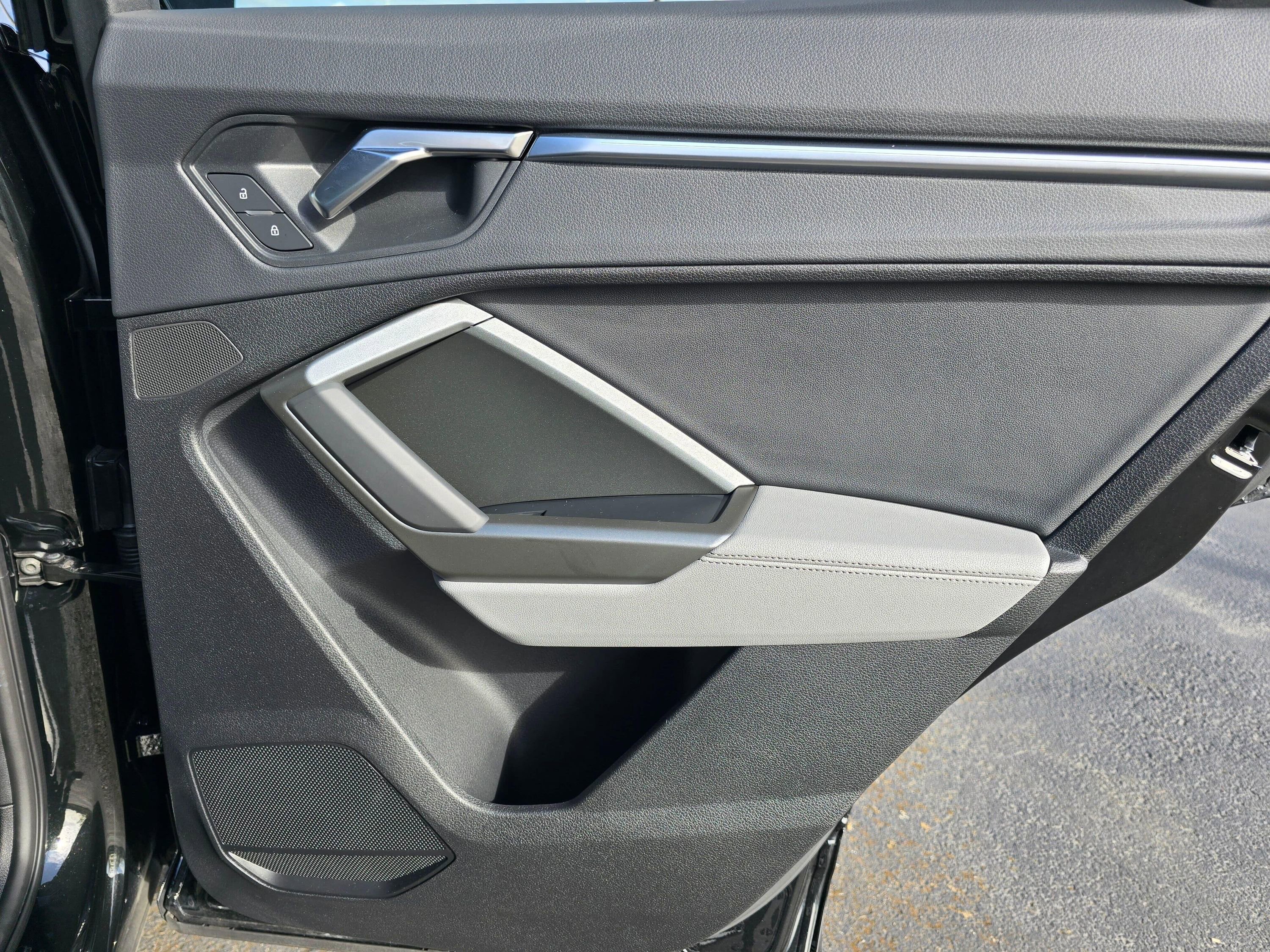 Used 2024 Audi Q3 2.0T Premium Plus image 24