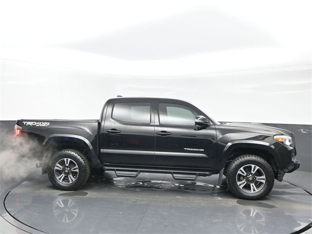 Used 2017 Toyota Tacoma SR5 image 7