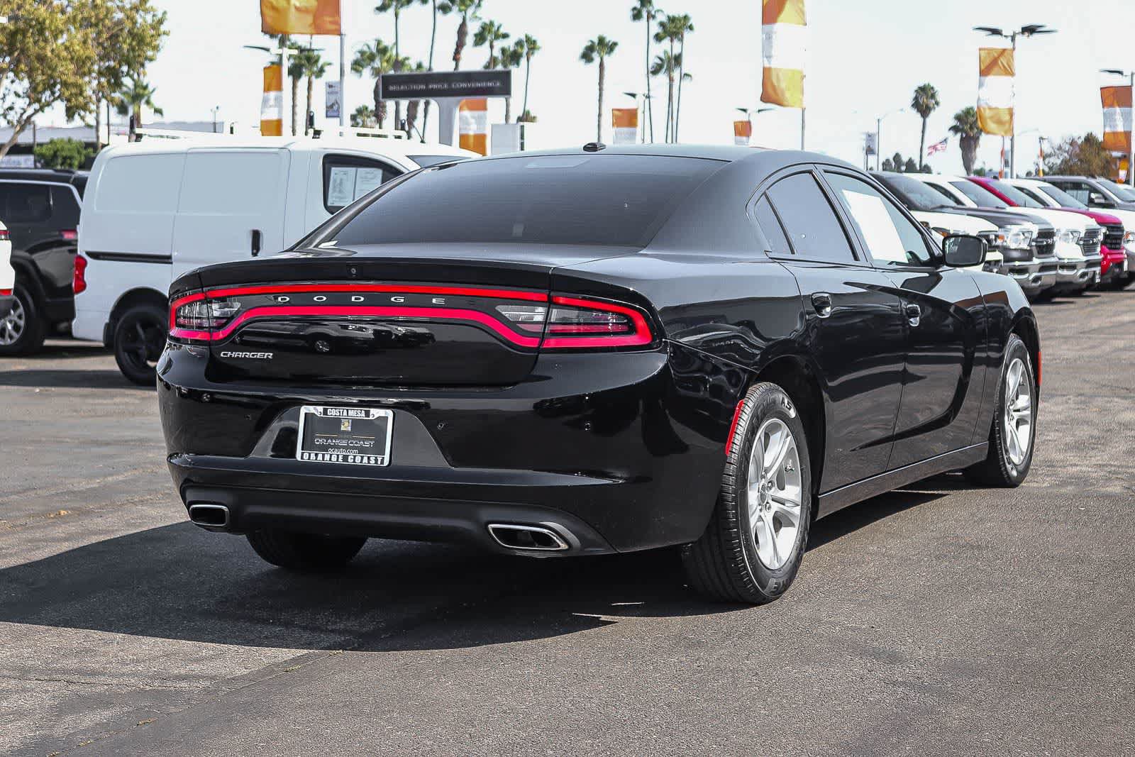 Used 2022 Dodge Charger SXT RWD image 4