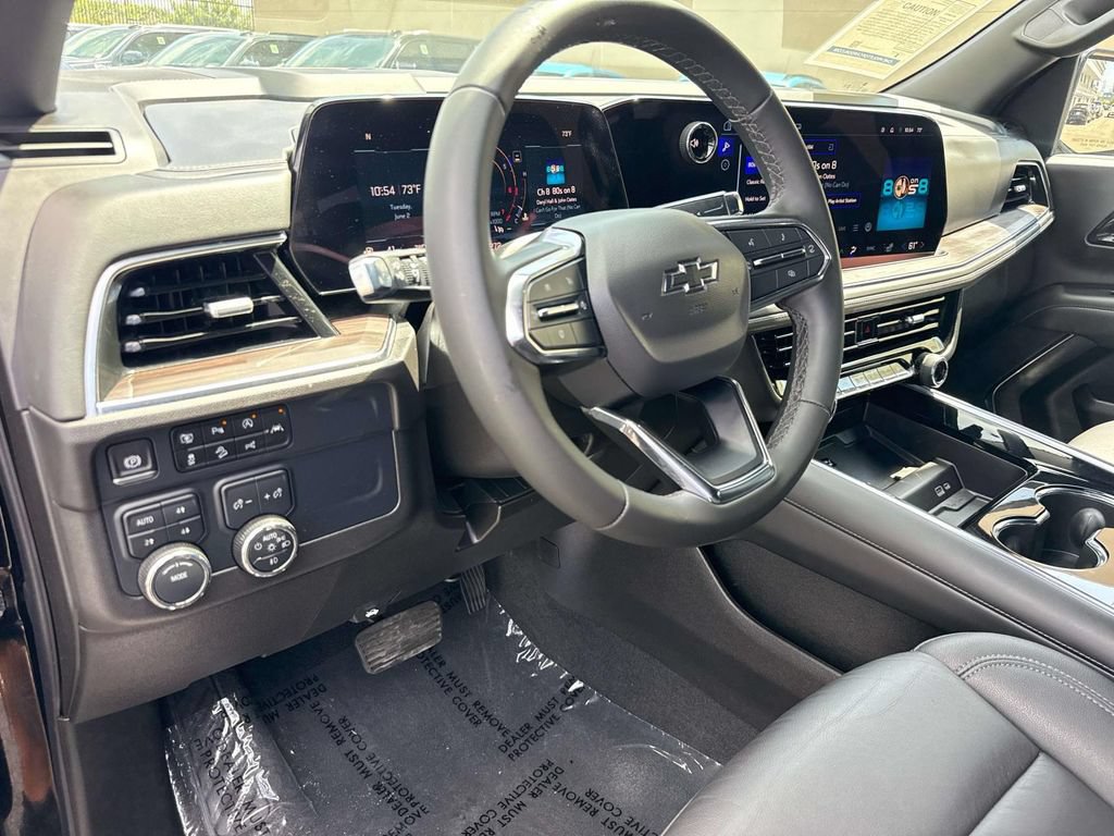 Used 2025 Chevrolet Suburban Z71 AWD/4WD image 26