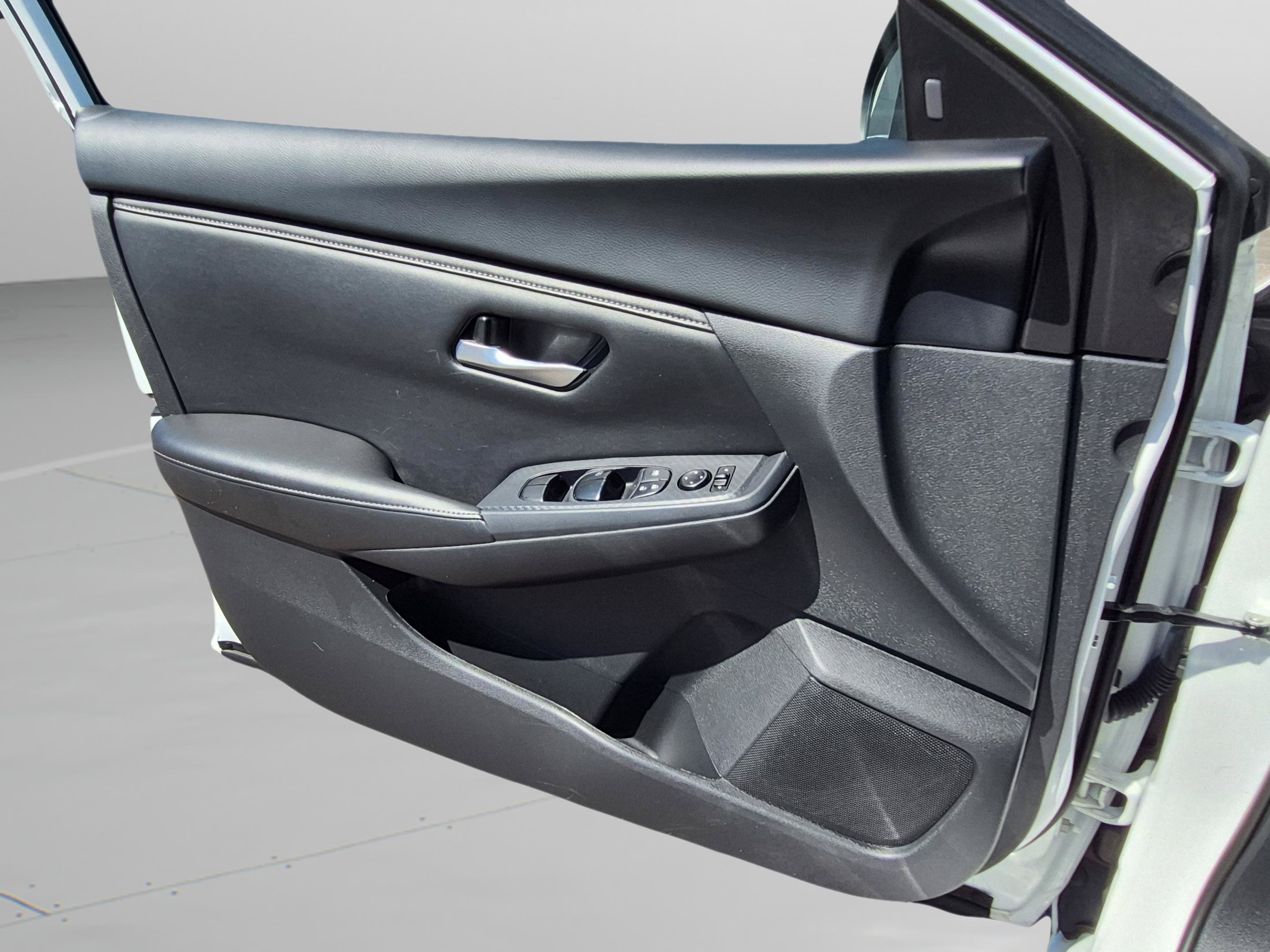 Certified 2024 Nissan Sentra SV FWD image 23