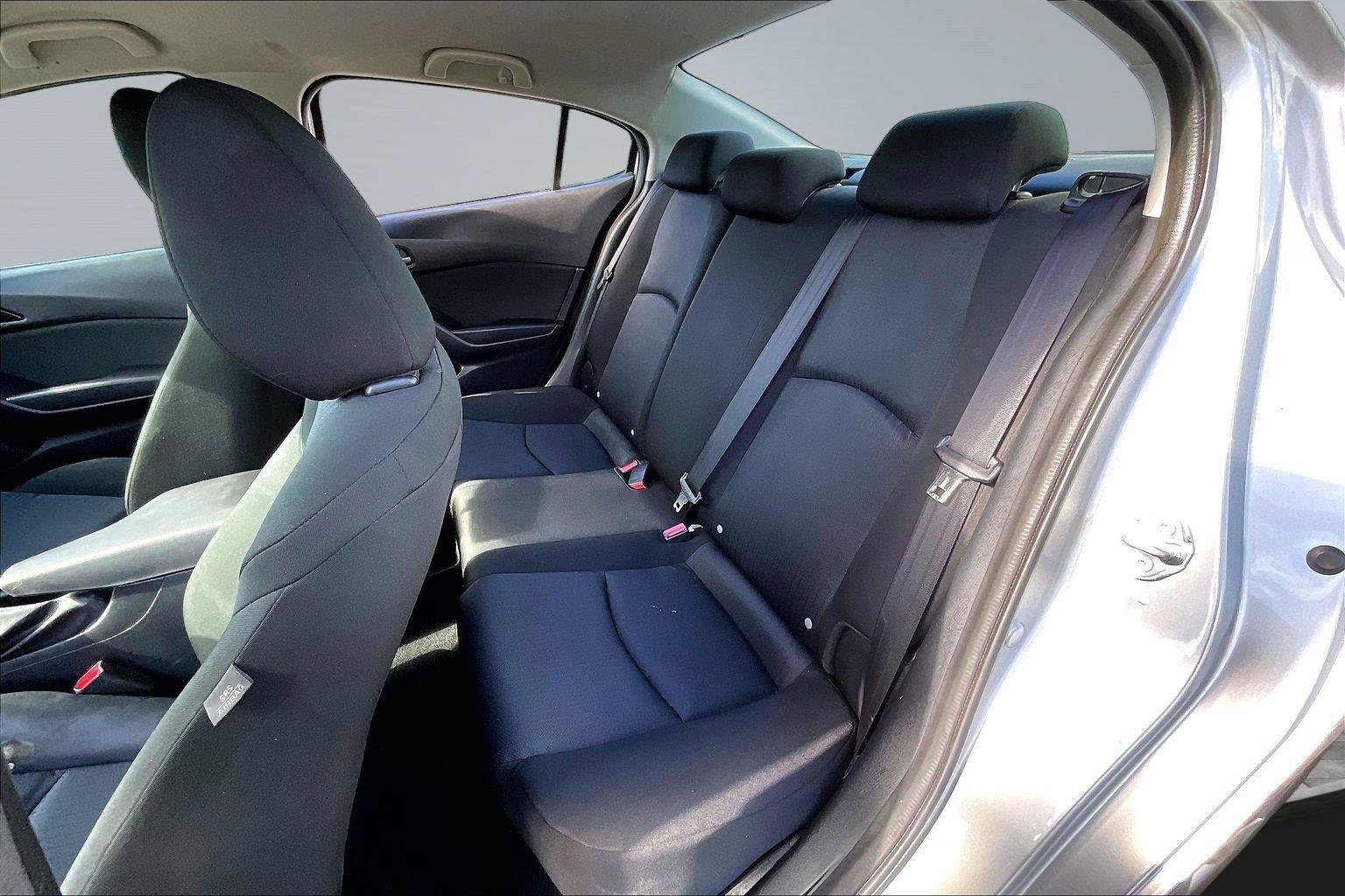 Used 2015 MAZDA MAZDA3 i Sport FWD image 25