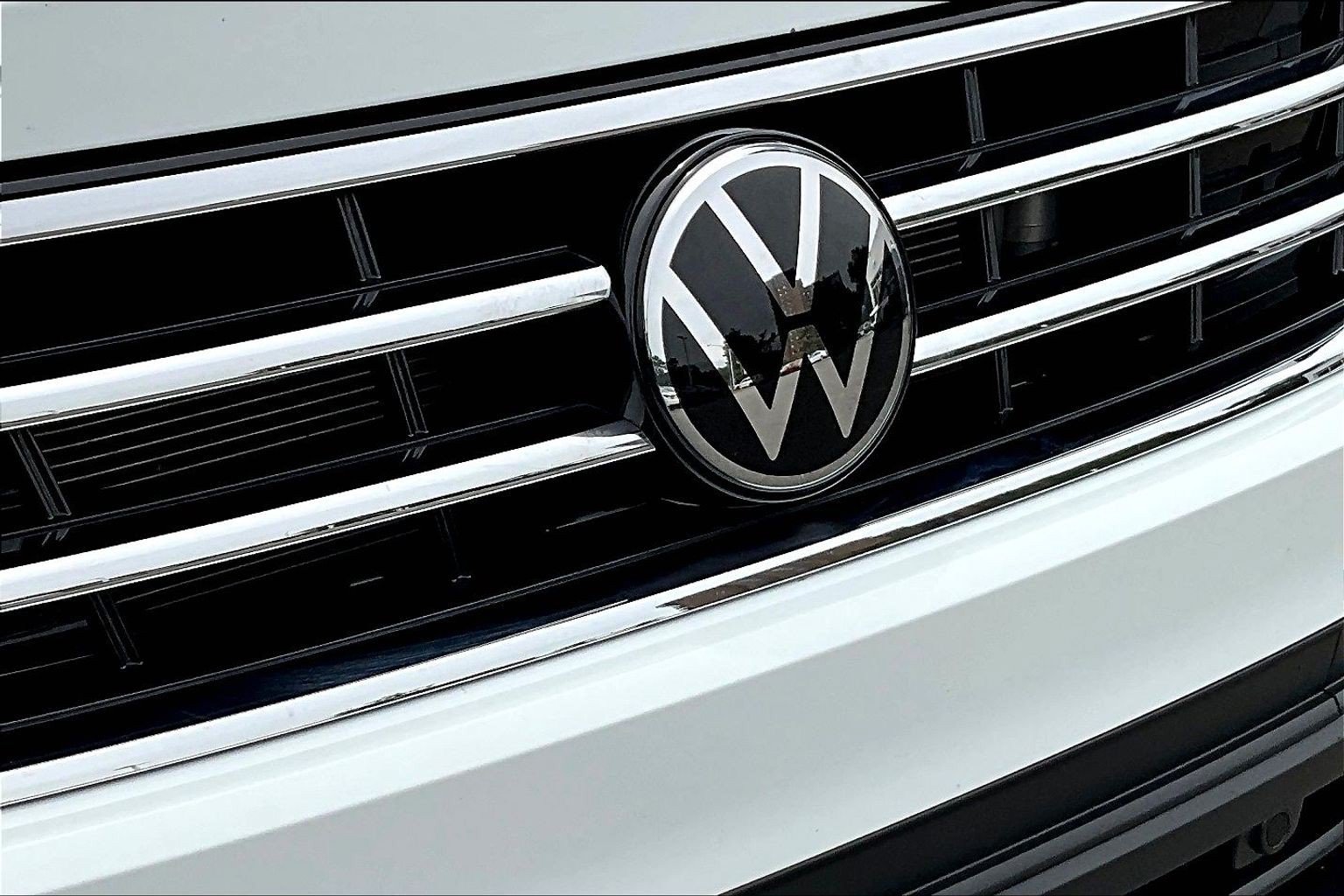 Used 2024 Volkswagen Tiguan SE w/ Panoramic Sunroof Package AWD/4WD image 30
