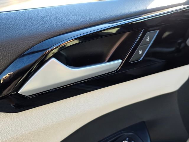 Used 2025 Volkswagen Taos S image 22