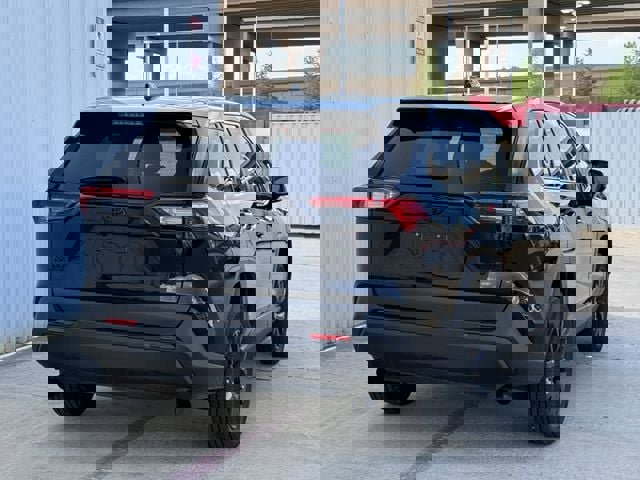 Used 2023 Toyota RAV4 LE image 4