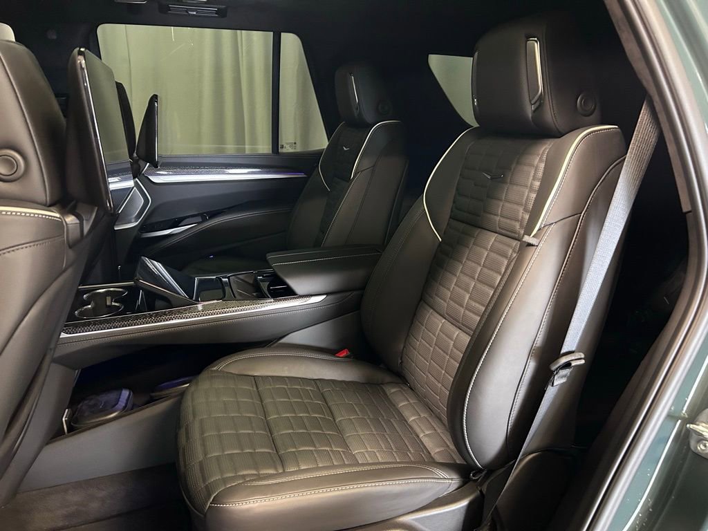 Used 2025 Cadillac Escalade V AWD/4WD image 22