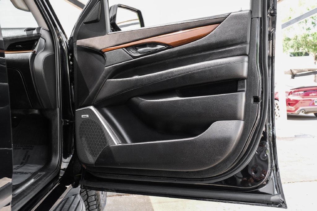 Used 2020 Cadillac Escalade 2WD image 51