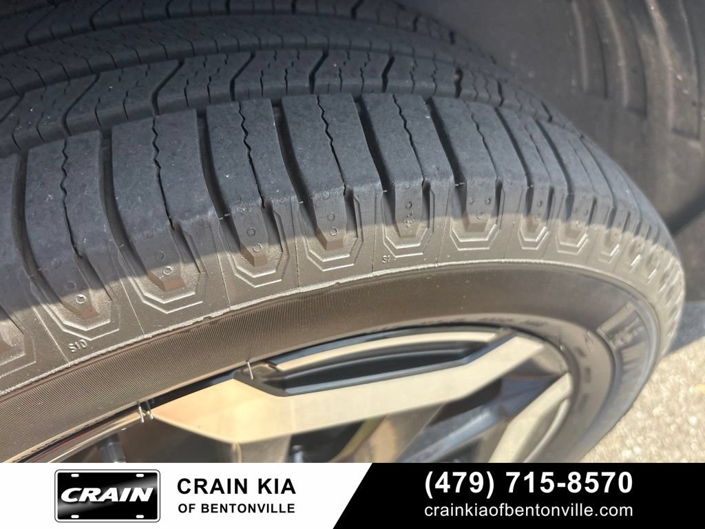 Certified 2023 Kia Telluride EX w/ EX Captain's Chair Package AWD/4WD image 11